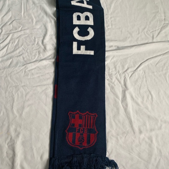 FC Barcelona Scarf - Picture 2 of 5